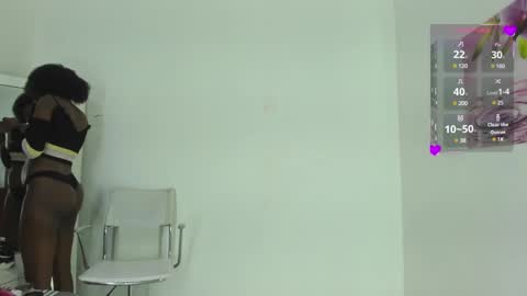 Snapshot of almasaennz chatting on December 19, 7:51 pm online show from December 19, 7:51 pm