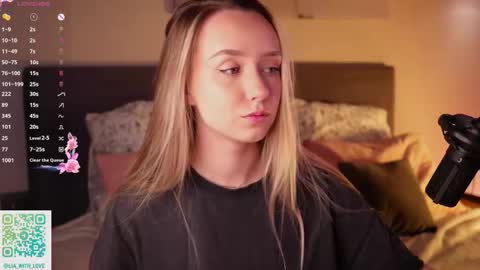 Lia online show from December 2, 3:23 am