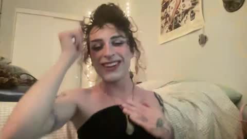 Snapshot of aloexvera chatting on February 11, 7:33 am aloexvera online show from February 11, 7:33 am