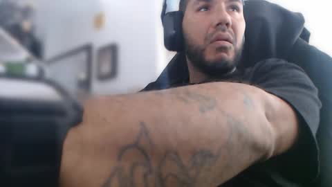 simplyfaded online show from November 1, 9:28 pm