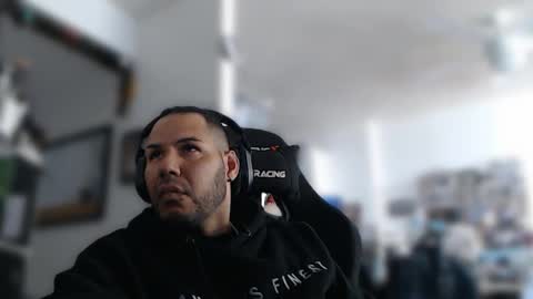 simplyfaded online show from February 27, 3:06 am