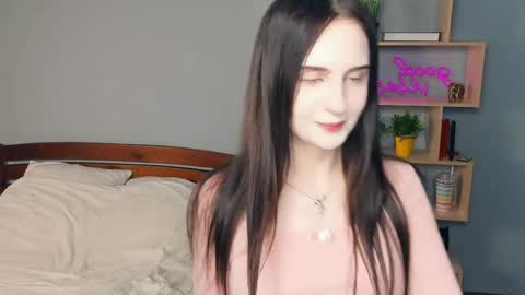 Snapshot of alonareinicke chatting on May 3, 6:52 am Alona online show from May 3, 6:52 am