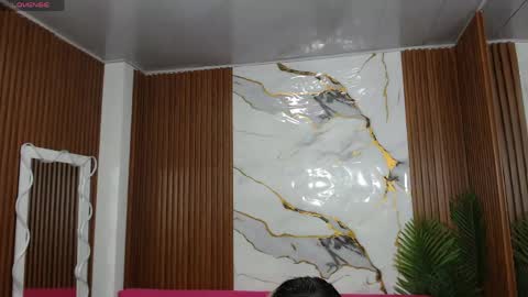 alonddra_tay online show from May 4, 11:39 am