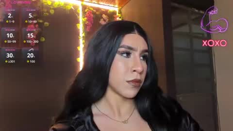 Hazel Bowie online show from June 22, 3:25 am