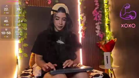 Hazel Bowie online show from July 27, 3:08 pm