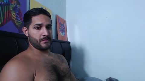 Snapshot of alonxoo chatting on April 15, 1:01 am alonxoo online show from April 15, 1:01 am