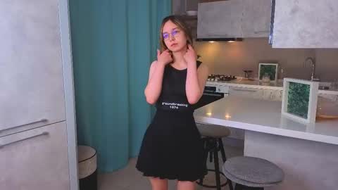 Snapshot of alorianna chatting on December 5, 4:03 pm Alorena online show from December 5, 4:03 pm