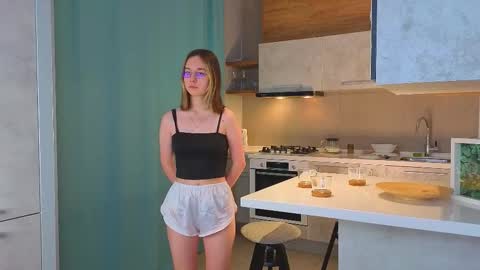 Snapshot of alorianna chatting on December 17, 4:13 pm Alorena online show from December 17, 4:13 pm