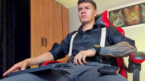 alpha_dominus_ online show from November 3, 4:03 am