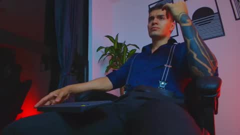 alpha_dominus_ online show from May 5, 4:09 am