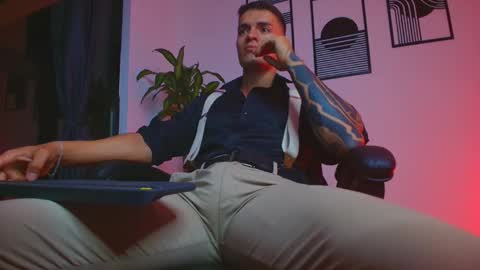 alpha_dominus_ online show from May 9, 3:56 am
