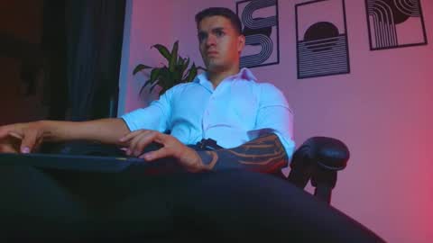alpha_dominus_ online show from May 20, 5:02 am