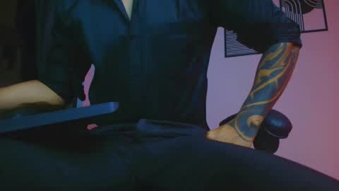 alpha_dominus_ online show from May 21, 4:52 am