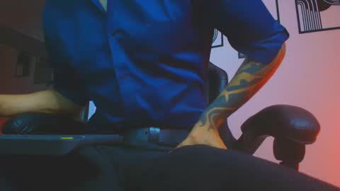 alpha_dominus_ online show from May 27, 7:05 am