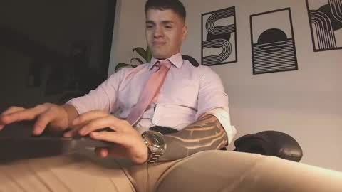 alpha_dominus_ online show from July 16, 4:07 am