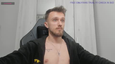 Snapshot of alphaboyfun chatting on December 24, 1:49 am Andi online show from December 24, 1:49 am