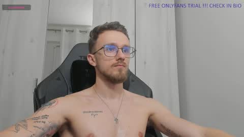 Snapshot of alphaboyfun chatting on December 30, 5:48 am Andi online show from December 30, 5:48 am