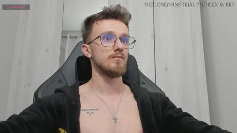 Snapshot of alphaboyfun chatting on January 3, 6:22 am Andi online show from January 3, 6:22 am