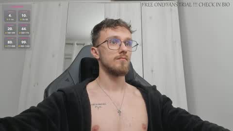 Snapshot of alphaboyfun chatting on January 4, 3:29 am Andi online show from January 4, 3:29 am