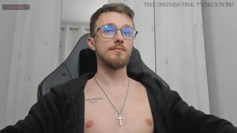 Snapshot of alphaboyfun chatting on January 6, 12:05 am Andi online show from January 6, 12:05 am