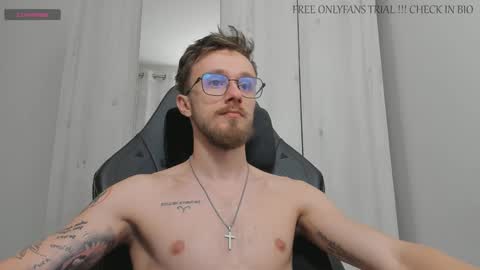 Snapshot of alphaboyfun chatting on January 10, 4:12 am Andi online show from January 10, 4:12 am