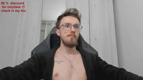 Snapshot of alphaboyfun chatting on January 26, 2:56 am Andi online show from January 26, 2:56 am