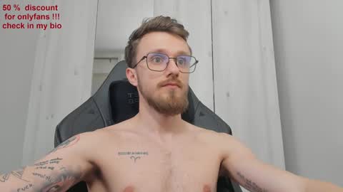 Snapshot of alphaboyfun chatting on January 28, 7:21 pm Andi online show from January 28, 7:21 pm