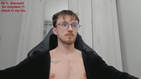 Snapshot of alphaboyfun chatting on February 4, 2:17 am Andi online show from February 4, 2:17 am