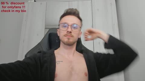 Snapshot of alphaboyfun chatting on February 5, 6:13 am Andi online show from February 5, 6:13 am