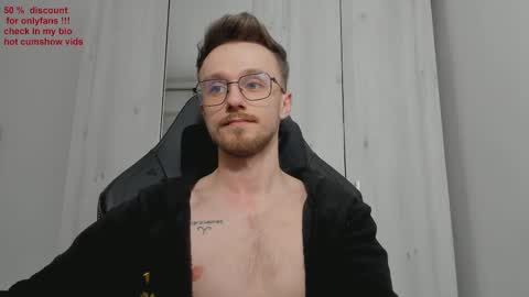 Snapshot of alphaboyfun chatting on February 11, 3:18 am Andi online show from February 11, 3:18 am