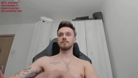 Snapshot of alphaboyfun chatting on February 18, 5:31 am Andi online show from February 18, 5:31 am