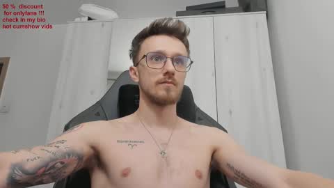 Snapshot of alphaboyfun chatting on February 21, 2:06 am Andi online show from February 21, 2:06 am