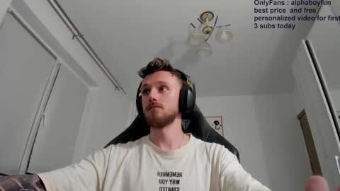 Snapshot of alphaboyfun chatting on October 2, 4:58 pm Andi online show from October 2, 4:58 pm