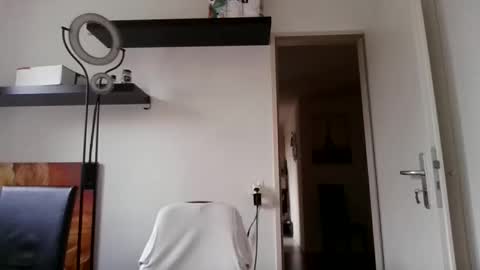 alphah_hunk online show from November 29, 8:28 am