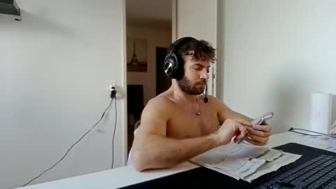 Snapshot of alphah_hunk chatting on January 6, 12:31 pm alphah_hunk online show from January 6, 12:31 pm