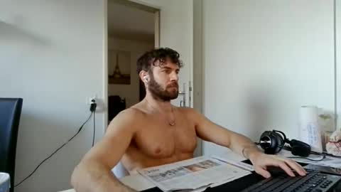 Snapshot of alphah_hunk chatting on January 13, 12:43 pm alphah_hunk online show from January 13, 12:43 pm