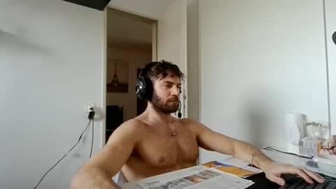 Snapshot of alphah_hunk chatting on January 14, 12:11 pm alphah_hunk online show from January 14, 12:11 pm