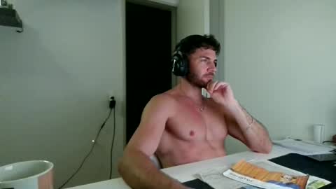 Snapshot of alphah_hunk chatting on March 6, 5:42 pm alphah_hunk online show from March 6, 5:42 pm