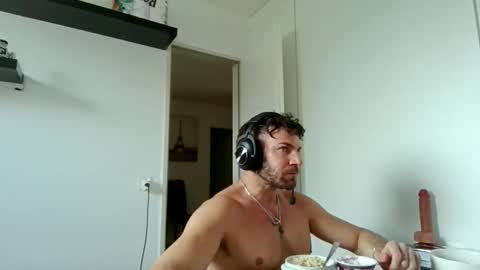 Snapshot of alphah_hunk chatting on March 9, 10:08 am alphah_hunk online show from March 9, 10:08 am