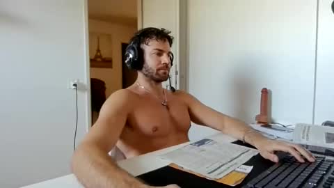 Snapshot of alphah_hunk chatting on March 10, 2:22 pm alphah_hunk online show from March 10, 2:22 pm