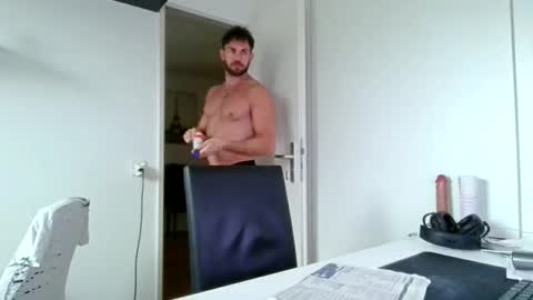 Snapshot of alphah_hunk chatting on March 15, 3:07 pm alphah_hunk online show from March 15, 3:07 pm