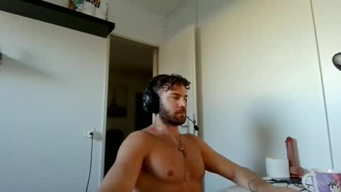 Snapshot of alphah_hunk chatting on March 20, 3:50 pm alphah_hunk online show from March 20, 3:50 pm
