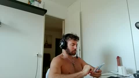 Snapshot of alphah_hunk chatting on March 22, 10:18 am alphah_hunk online show from March 22, 10:18 am