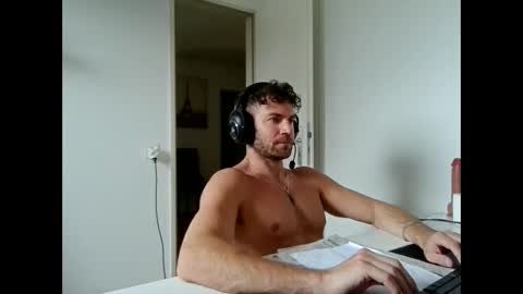 alphah_hunk online show from April 15, 12:23 pm