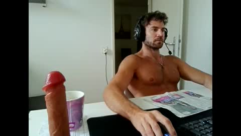 Snapshot of alphah_hunk chatting on May 12, 8:55 am alphah_hunk online show from May 12, 8:55 am