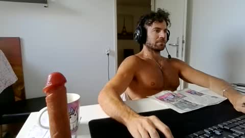 Snapshot of alphah_hunk chatting on May 13, 9:50 am alphah_hunk online show from May 13, 9:50 am