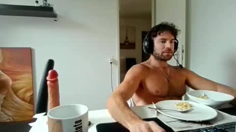 Snapshot of alphah_hunk chatting on May 18, 5:30 pm alphah_hunk online show from May 18, 5:30 pm