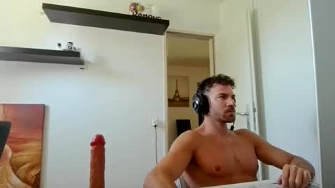 Snapshot of alphah_hunk chatting on May 23, 9:35 am alphah_hunk online show from May 23, 9:35 am