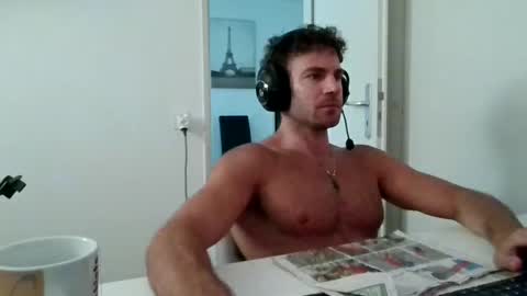 Snapshot of alphah_hunk chatting on June 20, 8:06 am alphah_hunk online show from June 20, 8:06 am