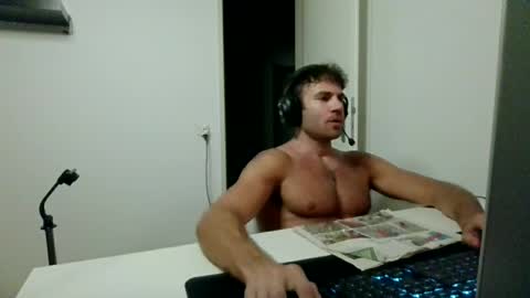Snapshot of alphah_hunk chatting on June 20, 8:22 pm alphah_hunk online show from June 20, 8:22 pm